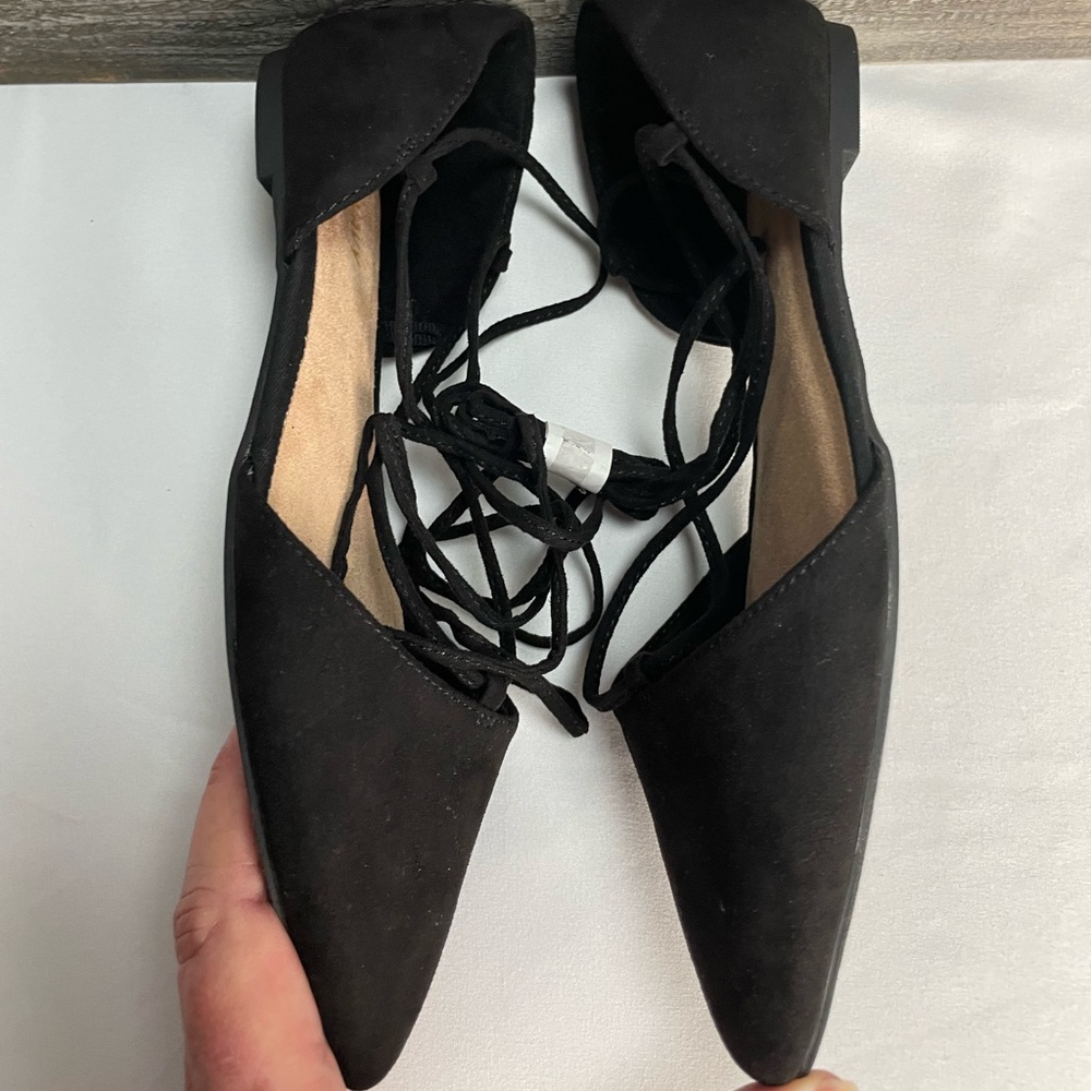 3/$25💥 NEW Old Navy Pointed Toe Ankle Wrap Flats Sz 6 M4 - Picture 4 of 8